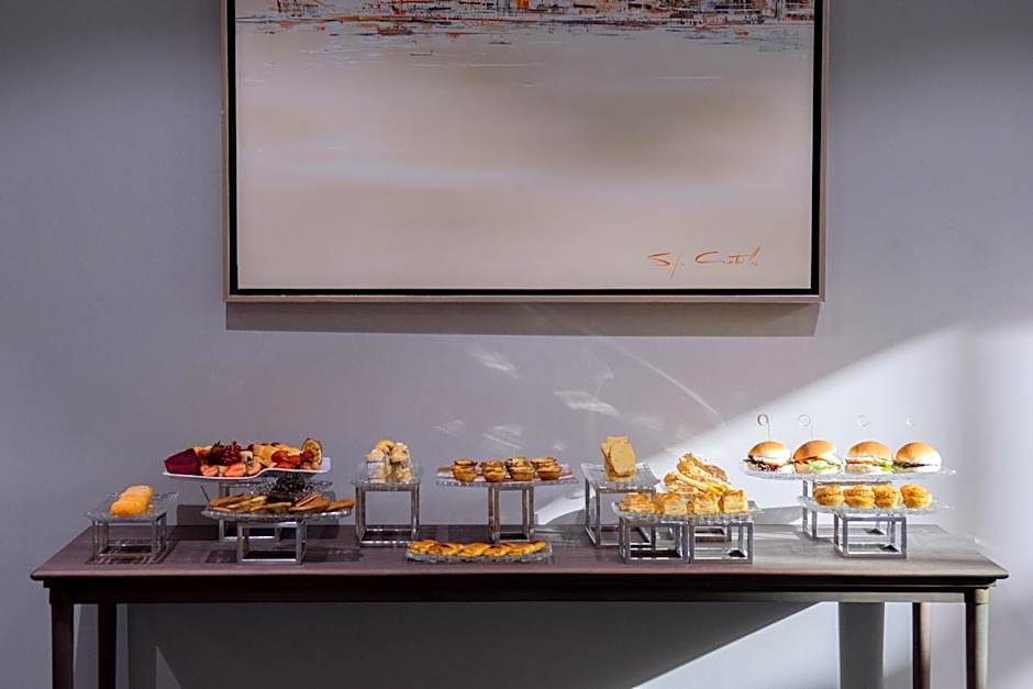 Sana Malhoa Park Hotel