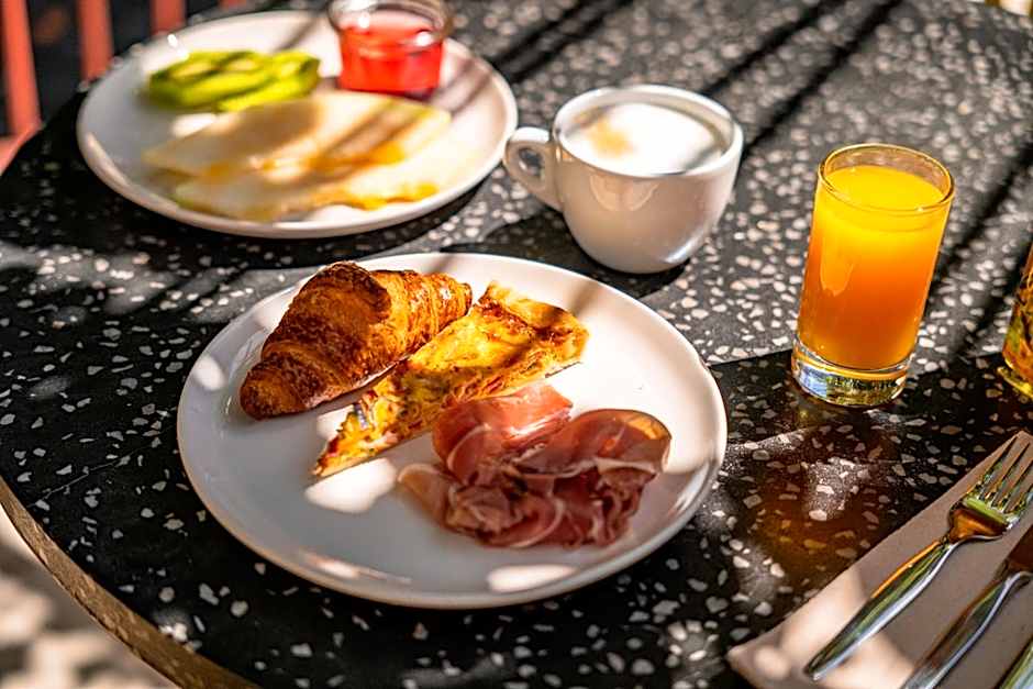 Casa do Bairro by Shiadu