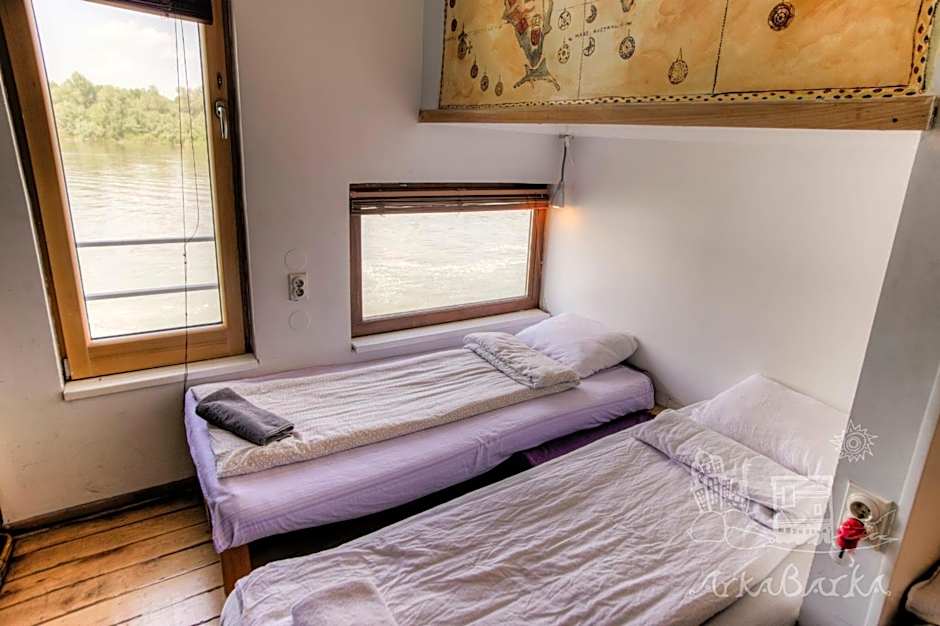 ArkaBarka Floating Hostel