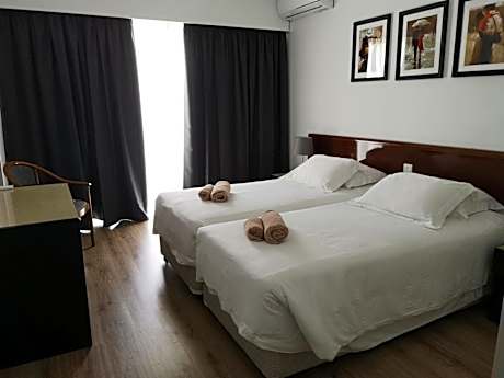 Two-Bedroom Apartment with Sea View (6 Adults)