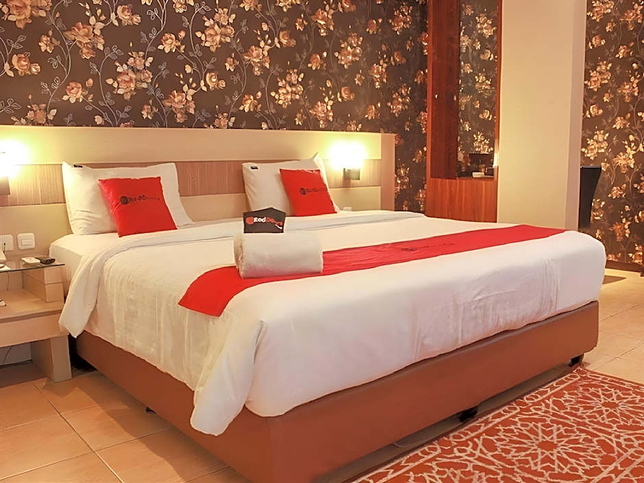 RedDoorz Premium near Bandung Station