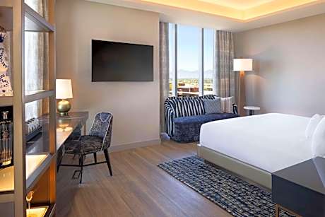 King Studio Suite with Balcony - Mountain View