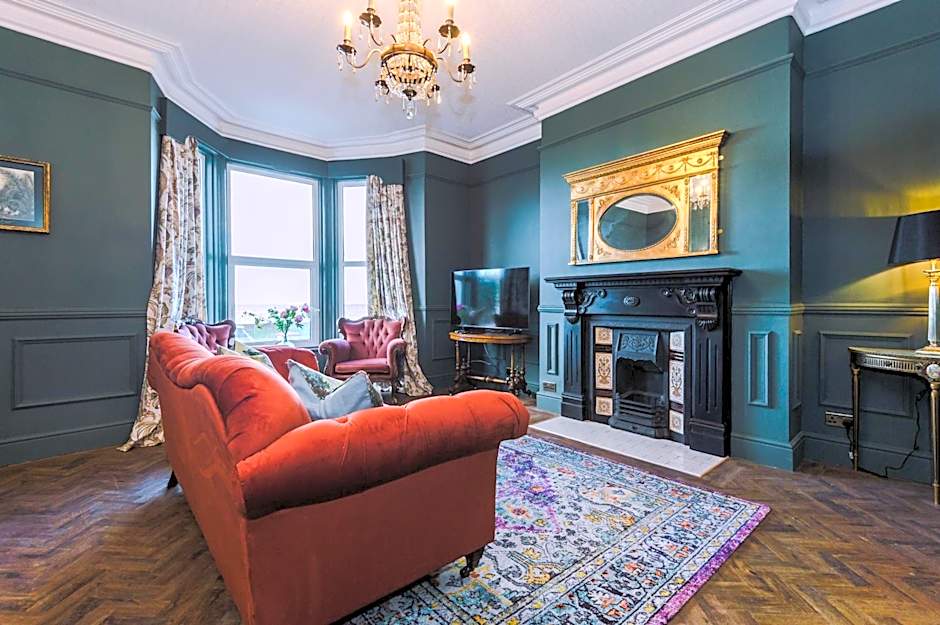 Russell Court by Orenda-Luxe