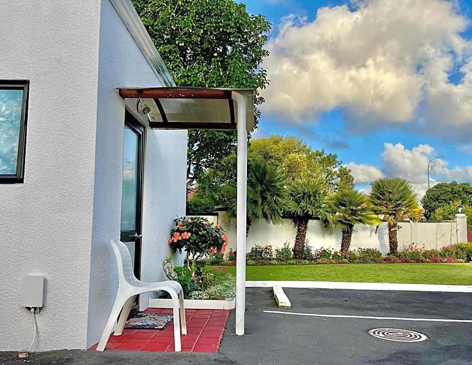 Cascades Motor Lodge