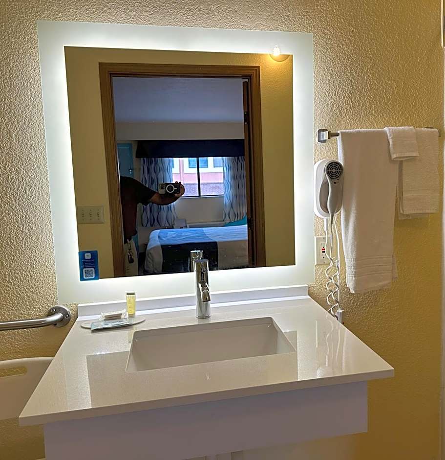 Days Inn by Wyndham Renfro Valley Mount Vernon