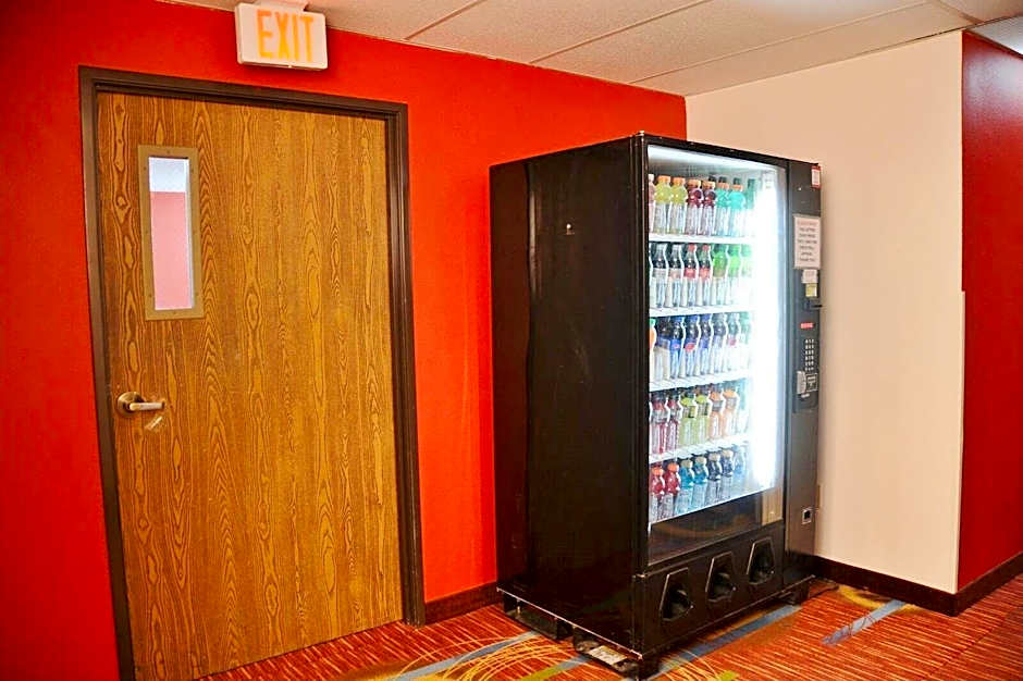 Country Hearth Inn & Suites - Kenton