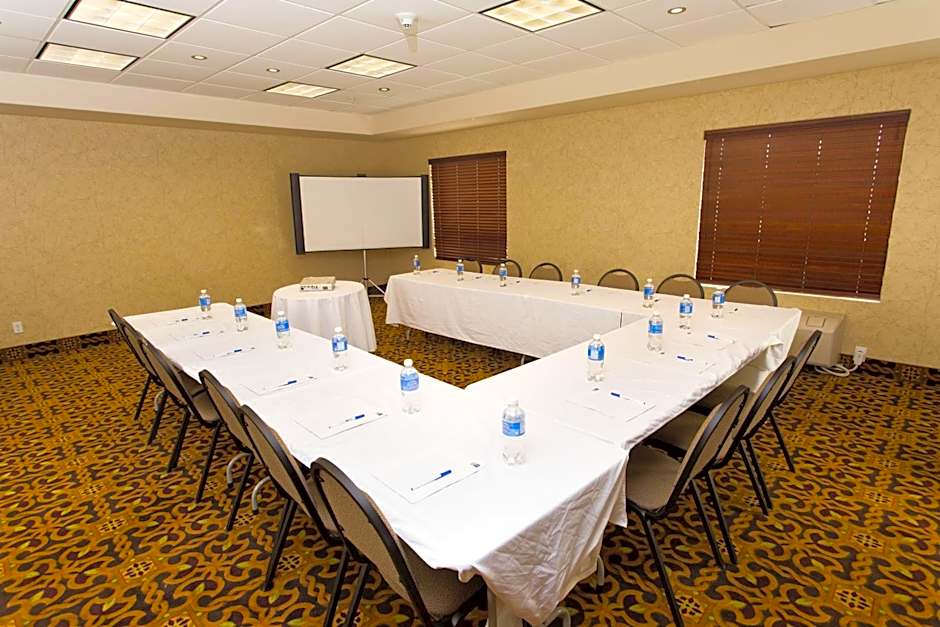 Holiday Inn Express Hotel & Suites - Slave Lake By IHG