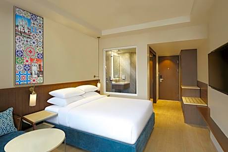 Fairfield Deluxe Queen - 1+1 Happy Hours on Select Drinks | 11 AM–7 PM