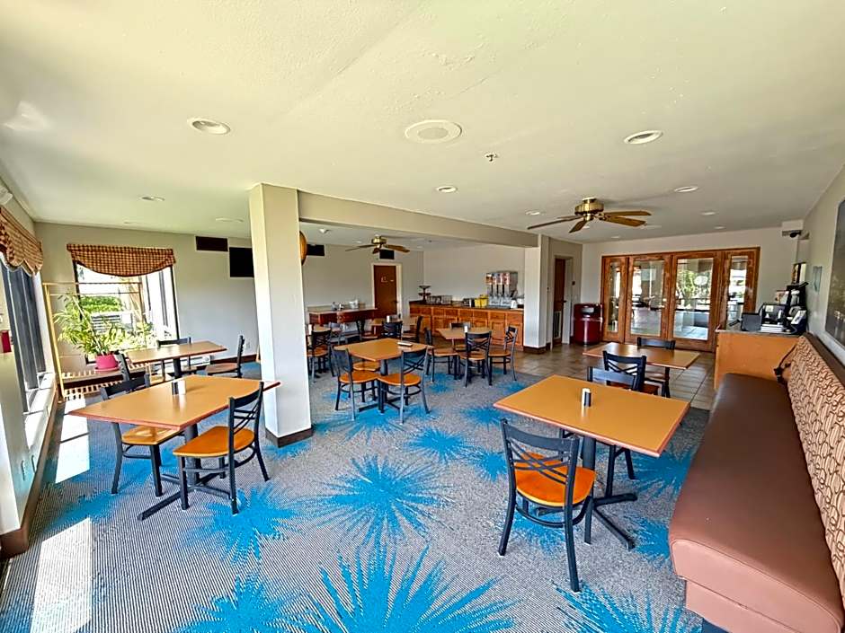 Days Inn & Suites by Wyndham Cuba