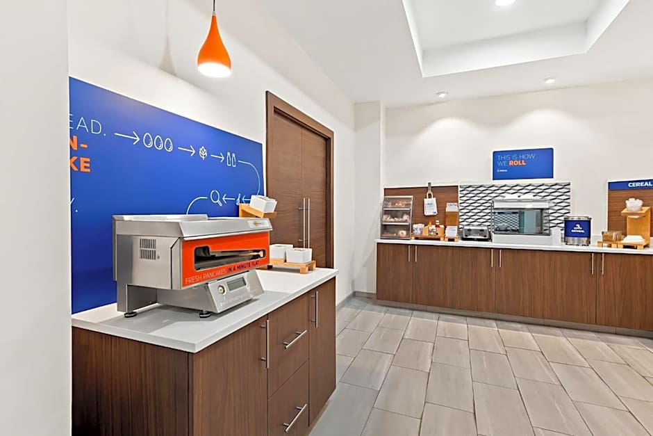 Holiday Inn Express & Suites Perry By IHG