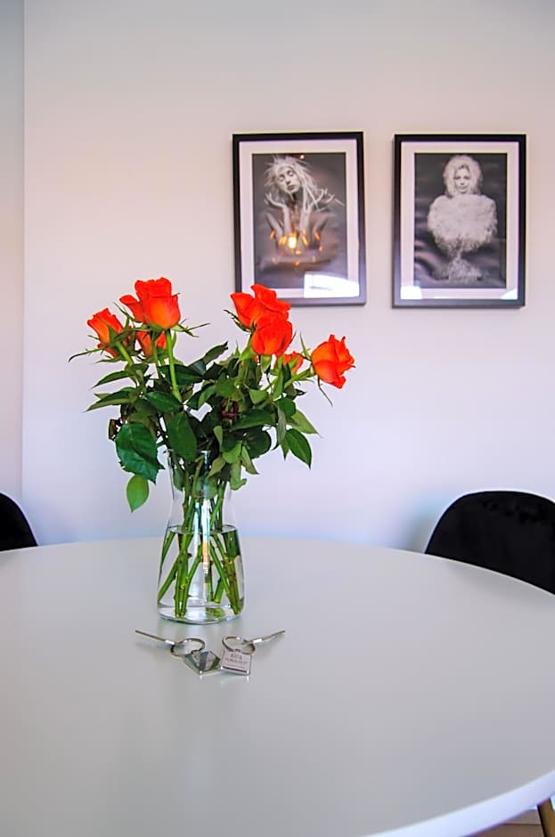 Grand Quarters City Residence