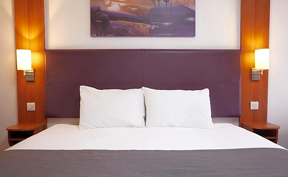 Wheatsheaf by Chef & Brewer Collection