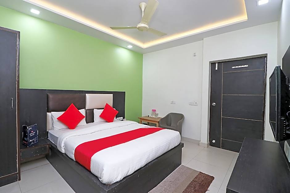 Hotel The Orient Tree by OYO Rooms – Agra, NC