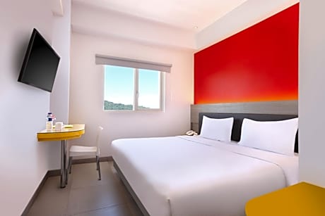 Smart Hollywood Room