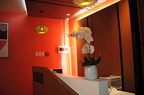 Jovinaj Travellers Inn