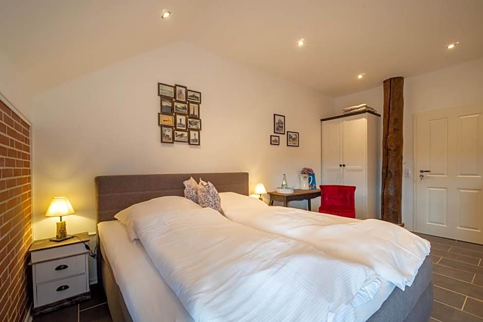 INSEL-LAND-HOTEL MICHAELSEN -Boutique Hotel- im Ostland mit Yoga u Sauna