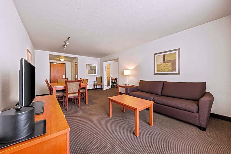 Wingate by Wyndham Calgary South