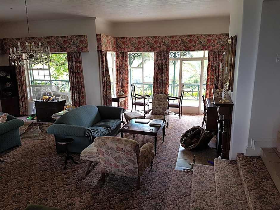 Sherwood's Country House