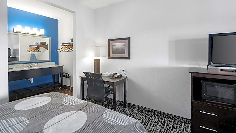 Belmont Inn and Suites