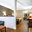 Econo Lodge Inn & Suites