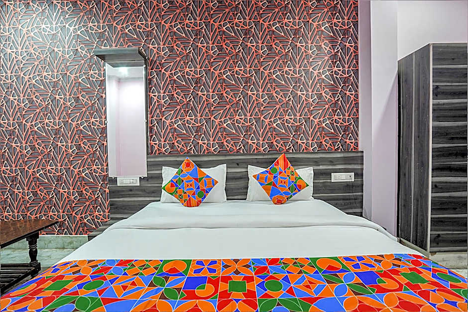 FabHotel Deepak Palace - Assi Ghat