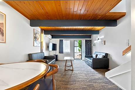 Two Bedroom Apartment with Spa Pool