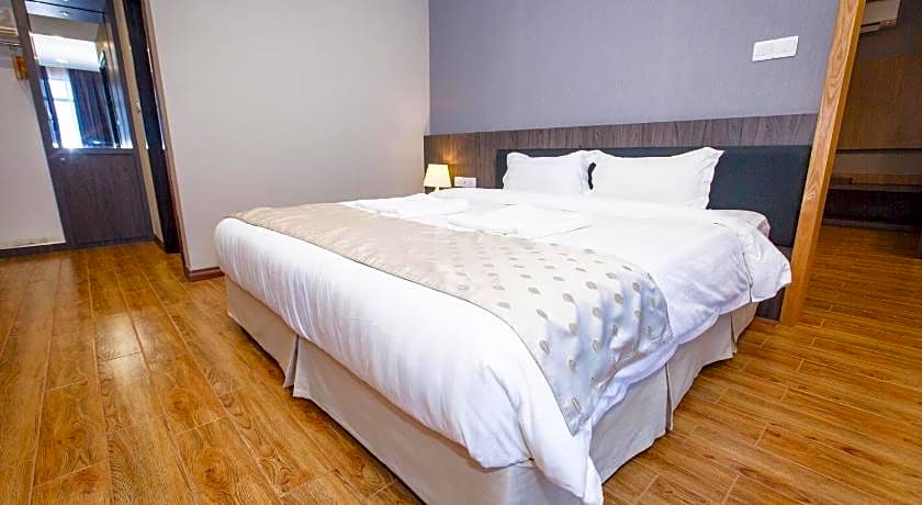 Lintas Platinum Hotel