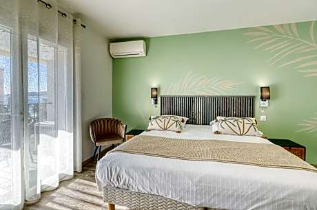 Superior 1 Double Bed or 2 Beds, Sea View