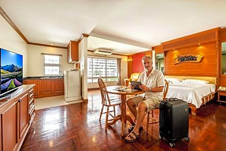 Deluxe Quadruple Room