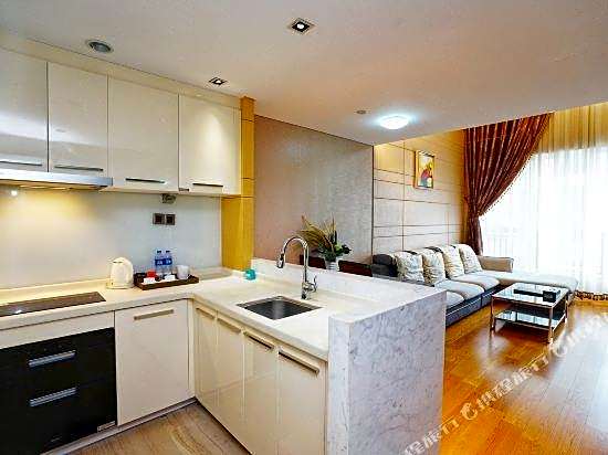 Poly Zhonghui Hotel Apartment (Guangzhou East Railway Station Sports Center)