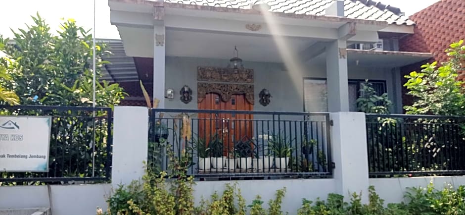 SPOT ON 93210 Griya Kos Kanjeng Mami Syariah