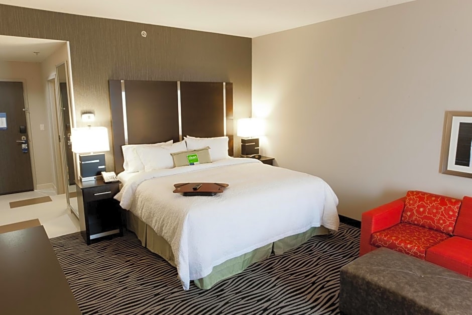 Hampton Inn and Suites Tulsa Central