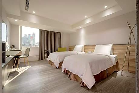 Twin Room with City View