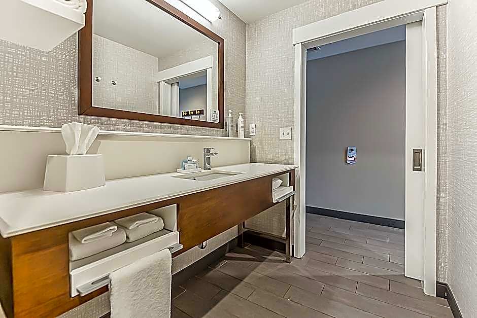 Hampton Inn & Suites Howell