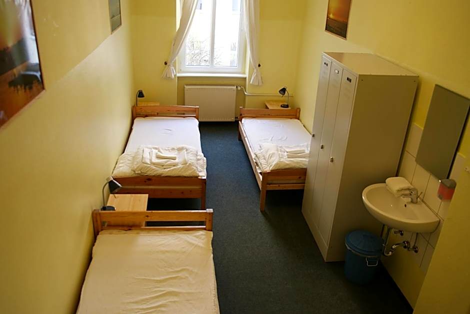 Happy go Lucky Hotel  Hostel