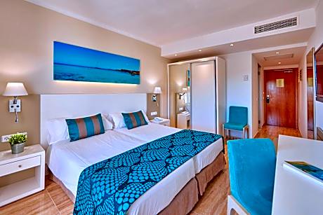 Twin Room with Side Sea View