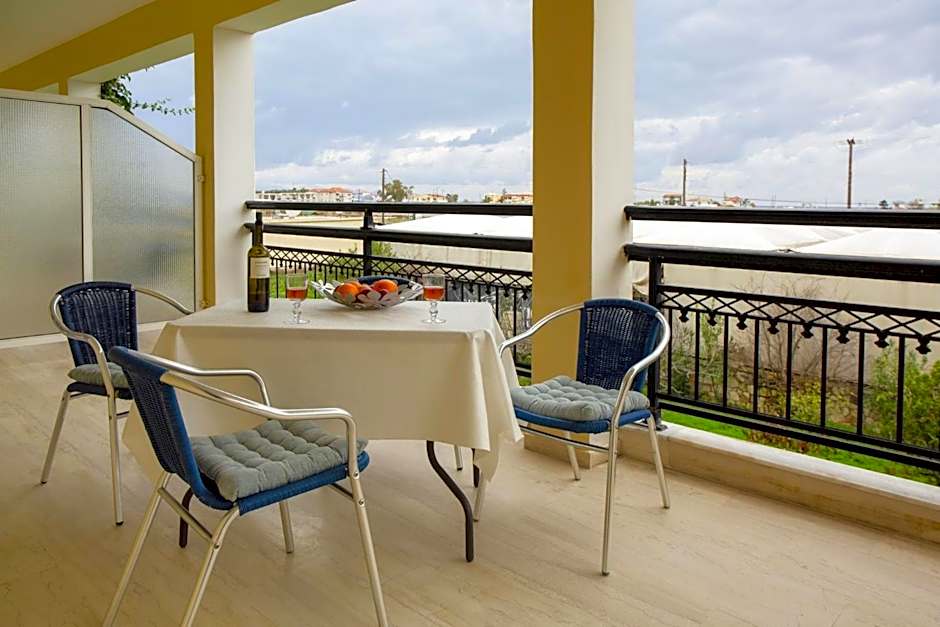 Searocco Studios & Apartments - Close to Alykes Center, by ZanteWize