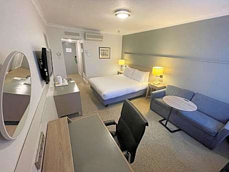 1 Queen Bed Premium Sofa Bed And View
