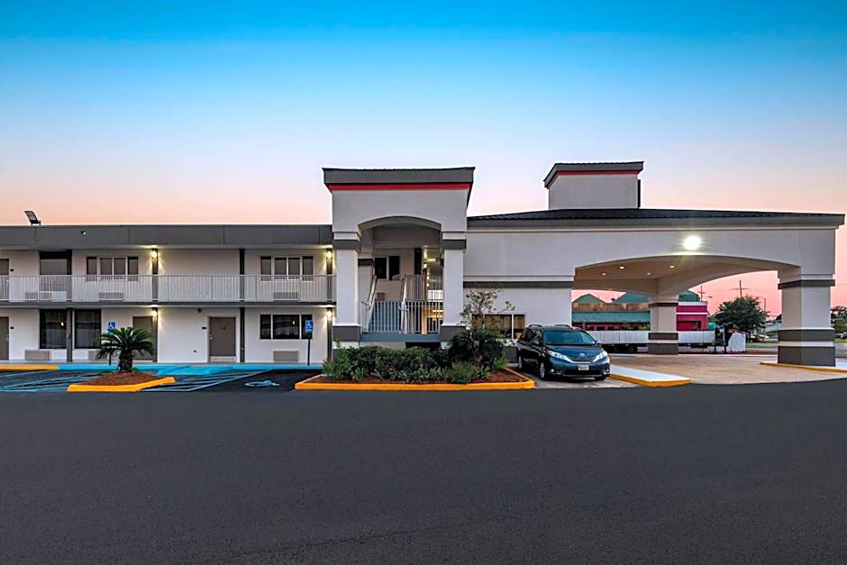 Super 8 by Wyndham Baton Rouge/I-10