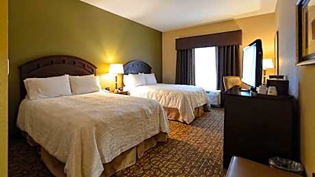 2 Queen Beds Nonsmoking