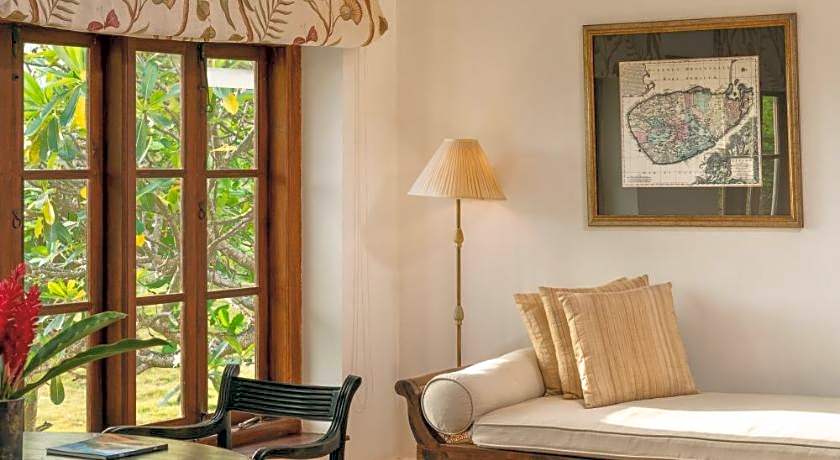 Taru Villas Rampart Street 