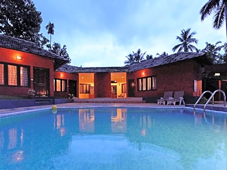 Deshadan Cliff & Beach Resort,Varkala
