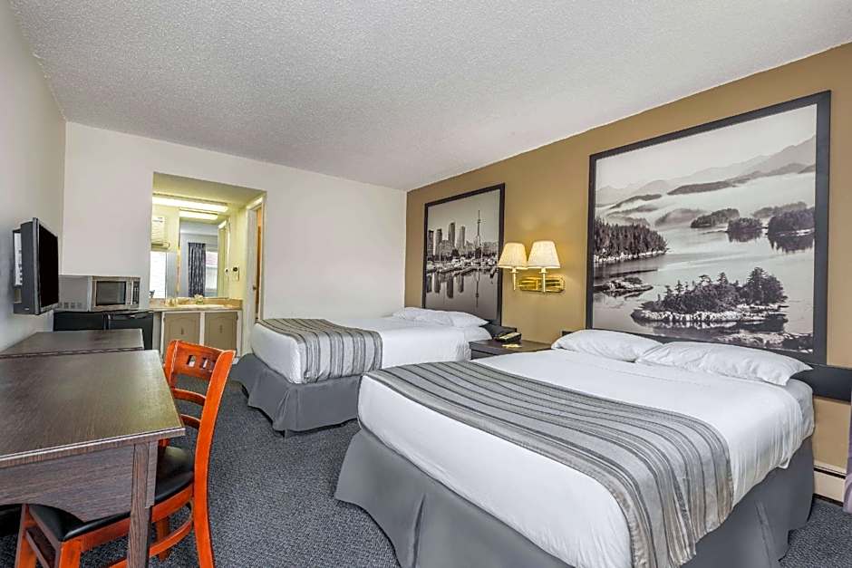 Super 8 by Wyndham Guelph