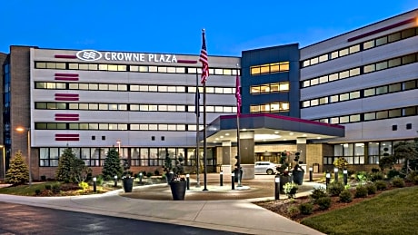 Crowne Plaza Lansing West, an IHG Hotel