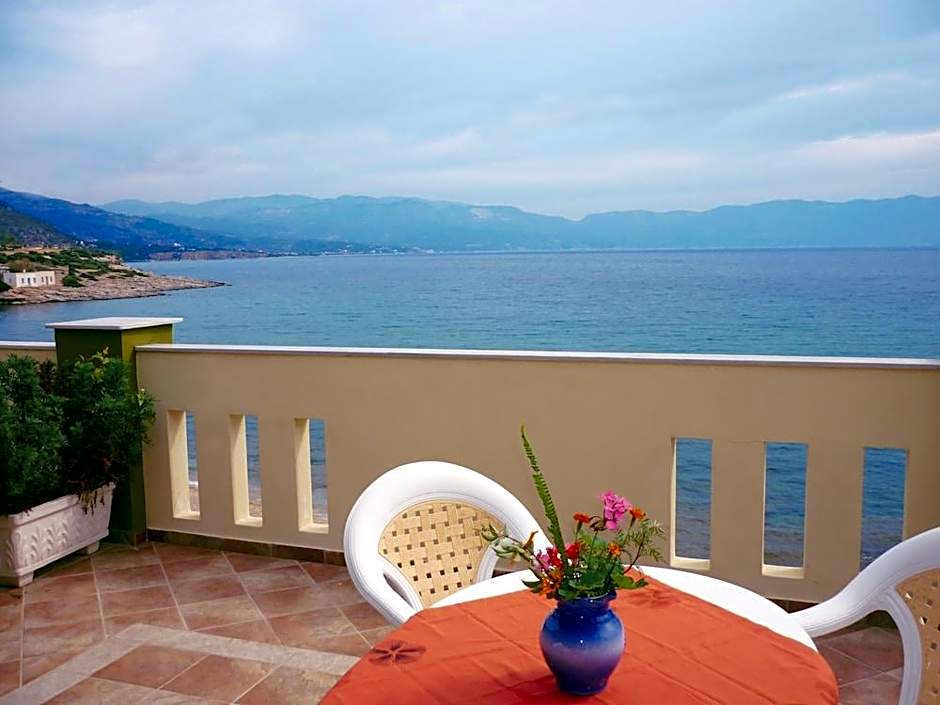 Nereides Seaside Apartments