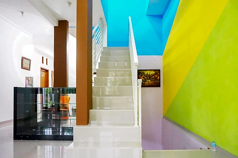 RedDoorz @ Jalan Danau Limboto