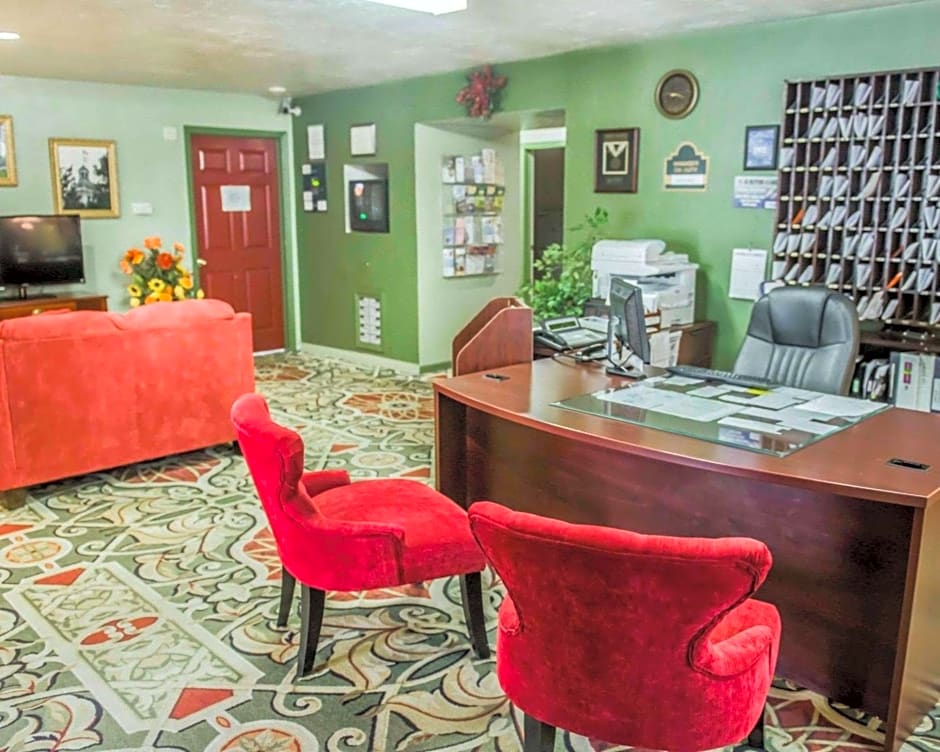 Suburban Studios Tallahassee near University