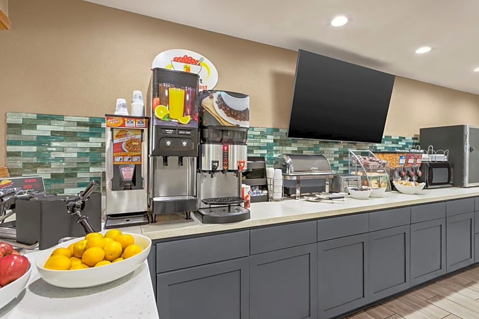 Super 8 by Wyndham Ankeny/Des Moines Area