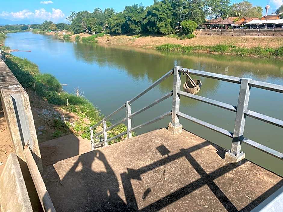 จอมเมือง Motel