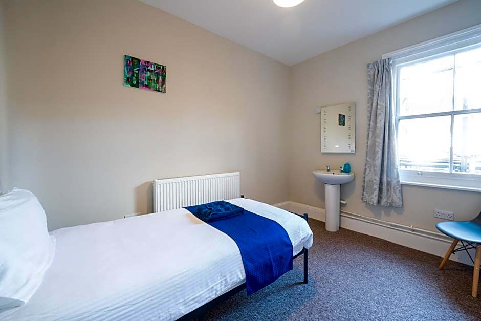 The Veteran Hotel & Bar